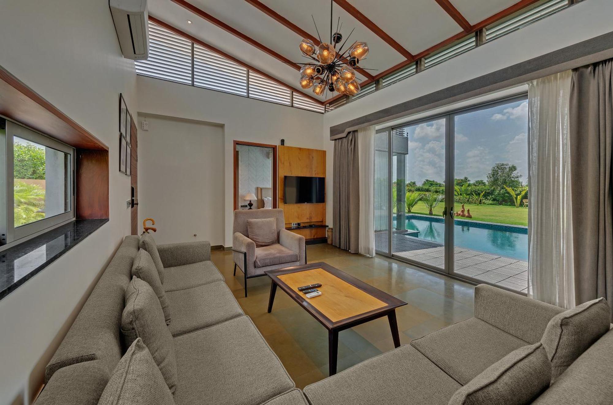 The Fern Royal Farm Resort, Anjār Exterior foto