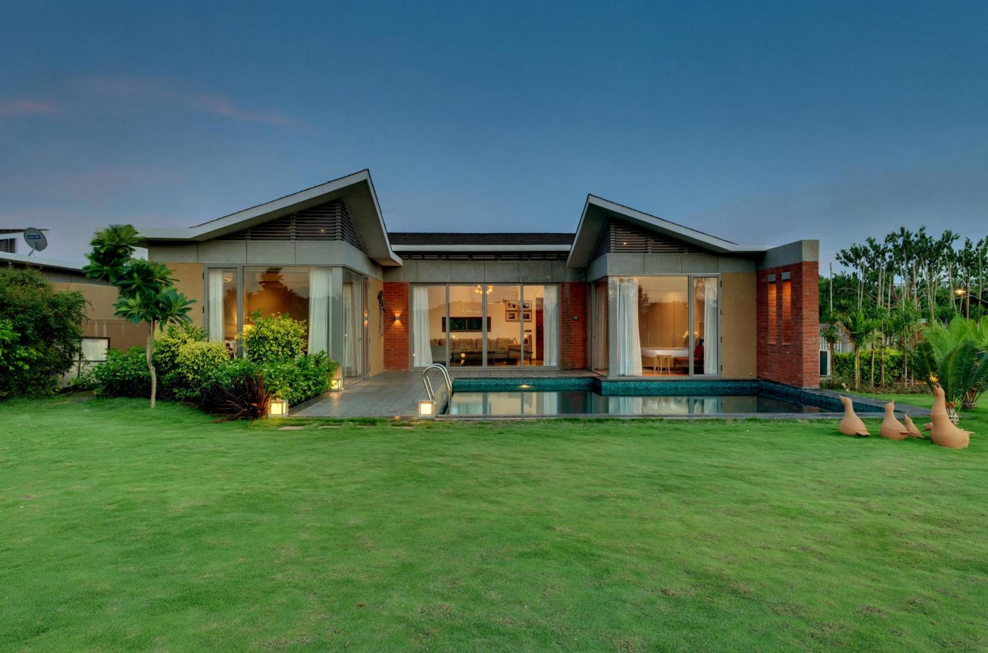 The Fern Royal Farm Resort, Anjār Exterior foto